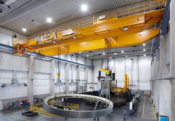 Machining centre with exceptional dimensions: VBCM 16 is used for machining gear wheels and other components that weigh up to 180 tons and have diameters of up to 16 metres with maximum precision.Photo by Demag Cranes & Components GmbH