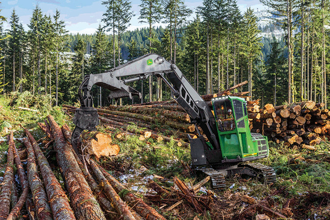 The standard rear-entry cab layout allows for safe and easy entry and exit, and the floor-mounted windows increase visibility to the tracks.Photo by John Deere International GmbH