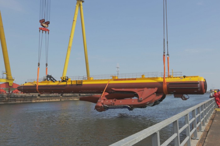 Image of Scotrenewables Tidal Power Ltd's SR2000 2 MW turbine launch. Photo by Scotrenewables