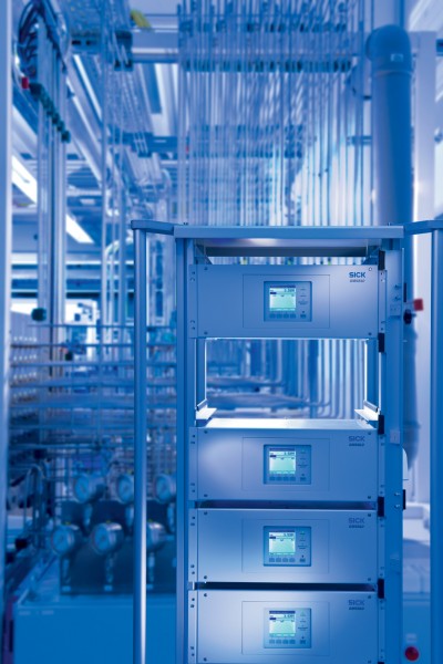 GMS800 FIDOR: Specialist equipment for monitoring the hydrocarbon emissions in a single analyzerPhoto by Sick AG