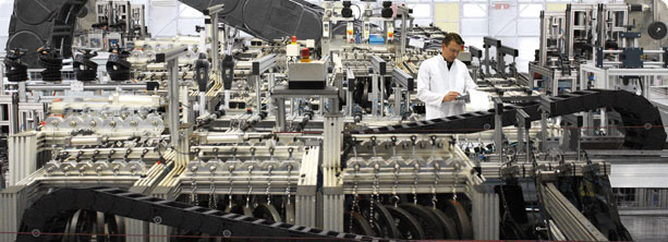 igus® operates the largest laboratories of its industries with test facilities for Energy Chains®, highly flexible cables, plastic bearing technology such as plain bearings, ball bearings, linear bearings, spindle drives, semi-finished products, piston rings etc. Photo by igus 