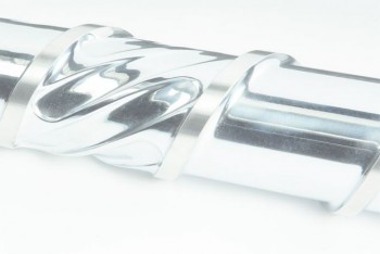 Whether standard PP, glass fibre reinforced PA, or shear stress-sensitive PC-ABS, the Universal Automotive Screw G18 (UAS) meets a variety of requirements, achieving excellent performance across the complete range of materials. Photo by ENGEL AUSTRIA GmbH