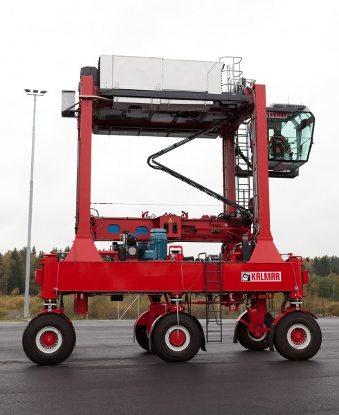 kalmar-hybrid-carrier
