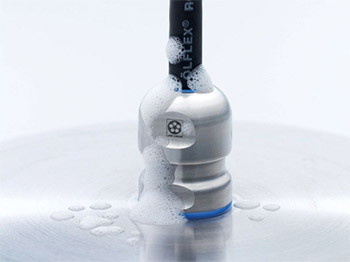 The SKINTOP® HYGIENIC stainless steel cable gland for the food and beverage industry.