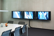 Assembly Systems for the automotive industry: Handling of door removal