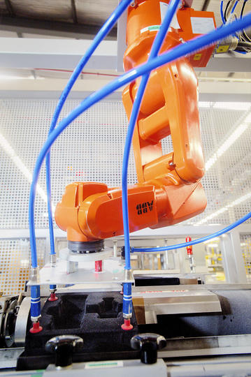 new faster ABB robot IRB 120T