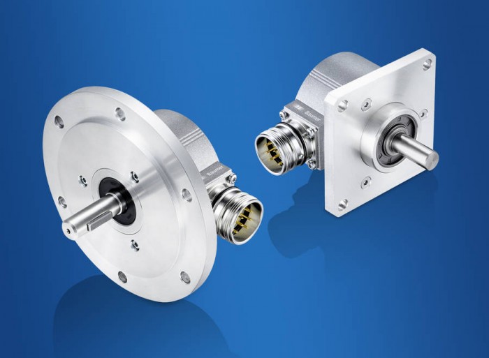 The new variants of the OptoPulse® EIL580 with EURO flange B10 and square flangePhoto by Baumer Group International Sales