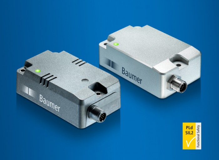SIL2/PLd- certified acceleration sensor GAM900S in offshore-capable plastic or aluminium housing. The sensor with 2-in-1 functionality for measuring and monitoring cuts down on component cost and the effort for cabling and logistics.Photo by Baumer Group International Sales
