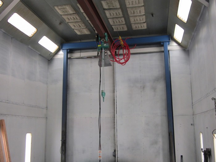 One of two air operated JDN Profi 2 TI hoists newly installed in a paint spraybooth.Photo by J.D. NEUHAUS GmbH & Co. KG