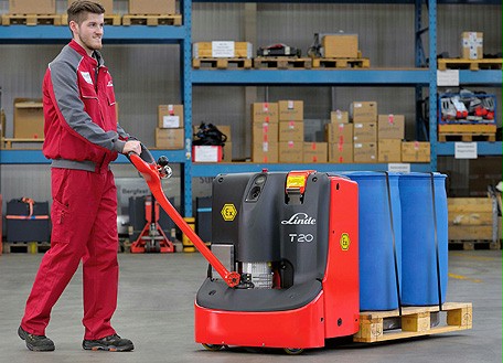 The Linde range of products for explosion-protection zone 2/22 has been expanded. Newcomers to the range include the Linde T16 EX to T20 EX pallet trucks, which offer load capacities of between 1.6 and 2.0 tonnes.Photo by Linde Material Handling GmbH